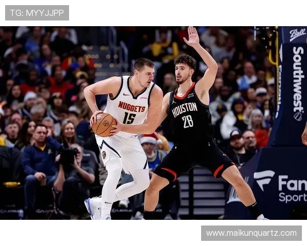 夏季联赛精彩对决掘金与火箭争锋相对展现篮球魅力与团队合作精神